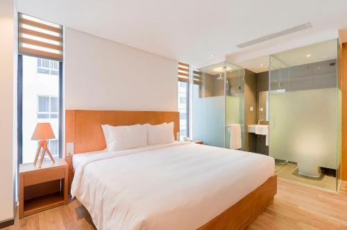 Superior Double or Twin Room image 4