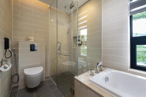 room detail thumbnail 2