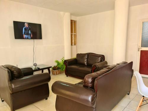 Habitación privada en departamento céntrico (rojo)