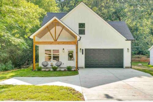 . Brand New Luxury home 2022-Hot Tub-Pet Friendly