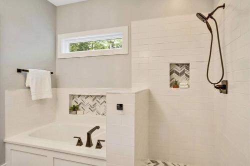 Brand New Luxury home 2022-Hot Tub-Pet Friendly in هيكسون