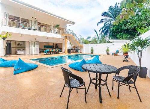 Balcony/terrace, 8 Palm Villa - Private Pool Villas in Aonang in Tub Kaek Beach