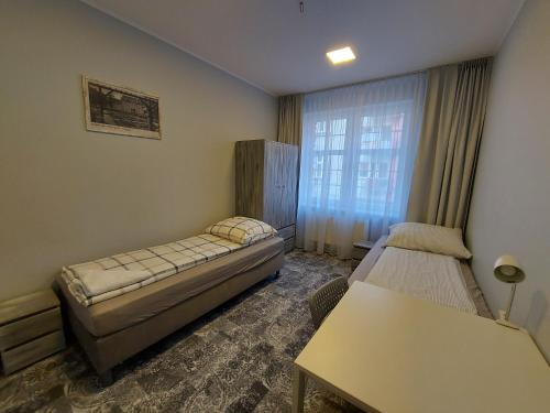 2 twin beds