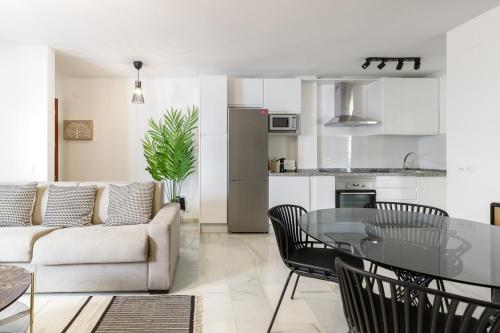 Caleta Homes - Apartamentos Pompidou - image 12