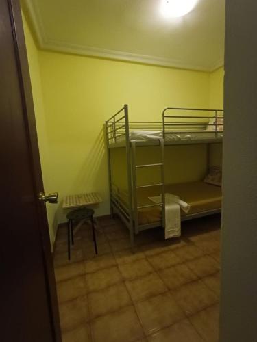  27-4-BJ- HABITACION para 2 personas, Pension in Alicante