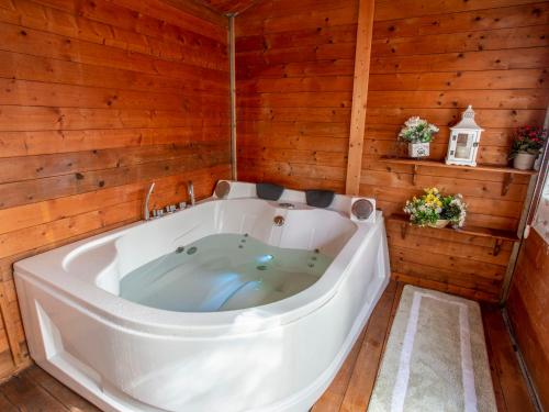 Holiday Home L'Amorosa by Interhome in Monsummano Terme