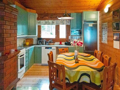 Kitchen, Holiday Home Suvituuli by Interhome in Karttula
