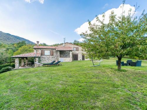  Apartment Villi by Interhome, Ferienwohnung in Torre SantʼAlluccia