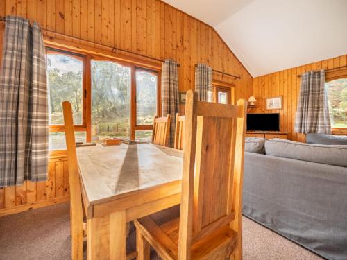 Chalet Loch Meiklie 3 bed-2 by Interhome