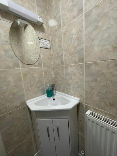 The Clarendon Hotel - image 12