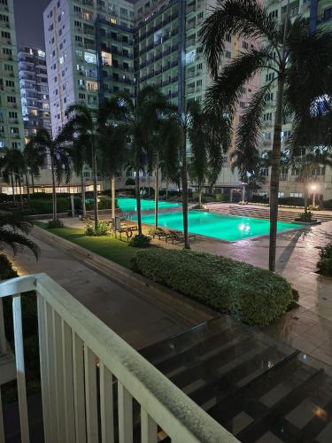 Amigo's Place at Sea Residences, Манила