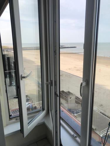 Apartment with Sea View image 7
