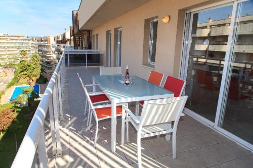 UHC Ventura Park Apartments - image 7