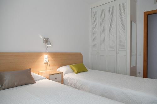 UHC Ventura Park Apartments - image 2