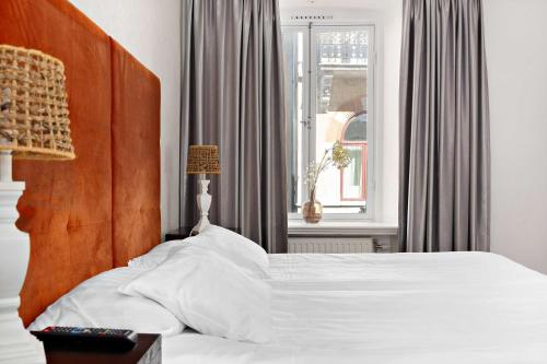 2 twin beds