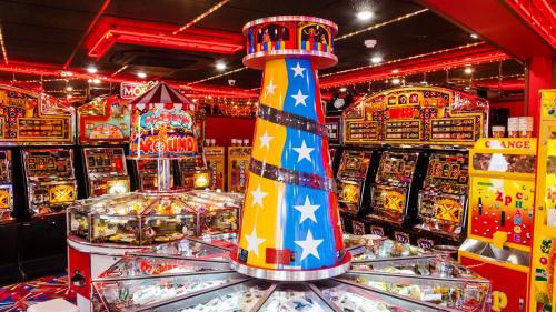 Chestnut Lodge with Hot Tub & Log Burner, close to the sea