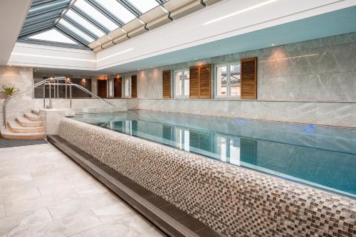 Four Seasons Hotel des Bergues Geneva - image 9