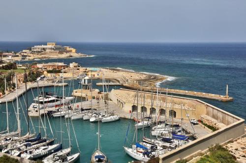 Cavalieri Art Hotel - image 2