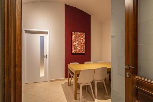 Modern and Spacious Apartments in City Center, Прага (фото 4)