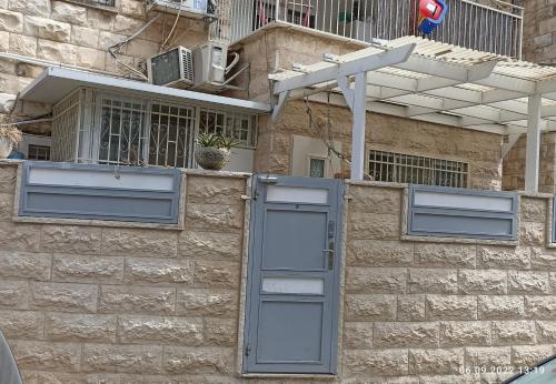 Yair room apartment in Jerusalem