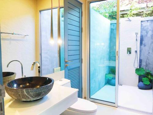 Contemporary 3bd Safari Villa Near Nai Yang Beach