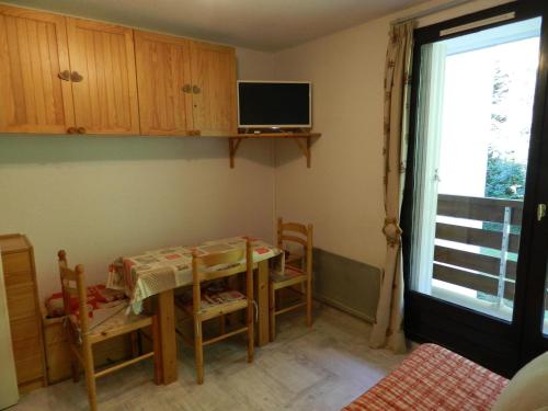 Appartement Le Pleynet, 2 pièces, 5 personnes - FR-1-557A-45 - Apartment - La Ferrière