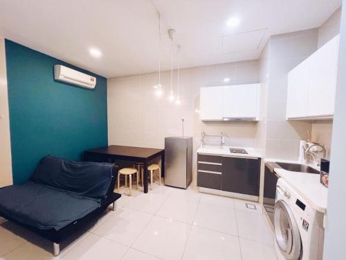 PROMO Connected train 1 Bedroom ABOVE MALL 3a - image 9