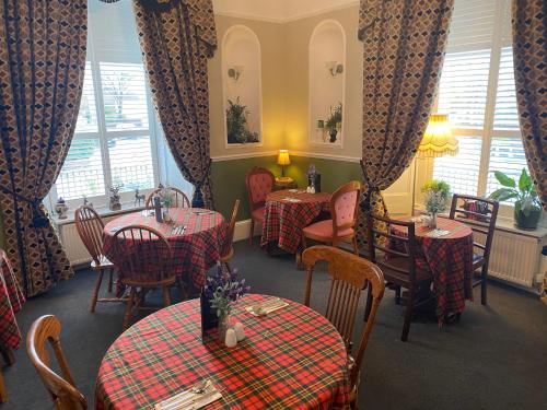Cornerways Guest House - image 2