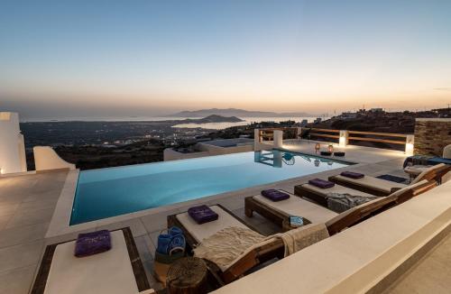 Naxos Skyline Luxury Villas in Agkidia