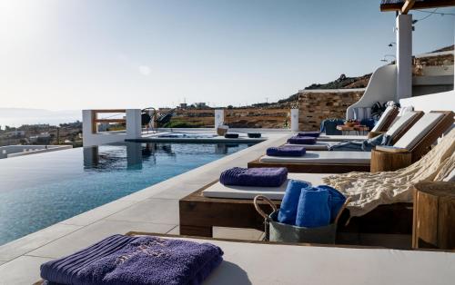 Naxos Skyline Luxury Villas in Agkidia