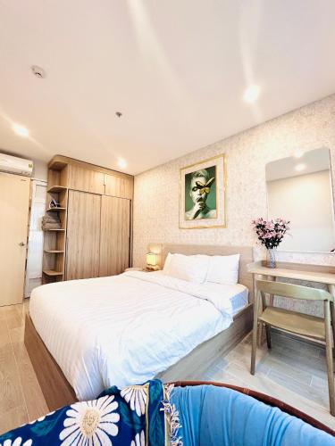 Three-Bedroom Apartment image 10