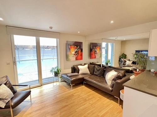 Picture of Westminster-Gem