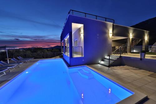 Intimate secluded Luxury Villa Cambello, GORGEOUS SEA VIEW in Croatia