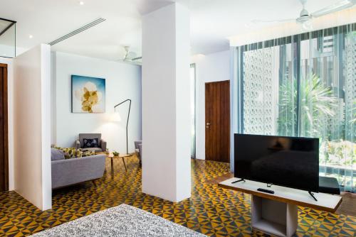 King Suite Room with Balcony image 1