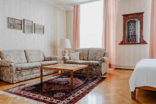 Hotel Hammer - image 4