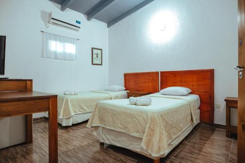 Double or Twin Room image 5