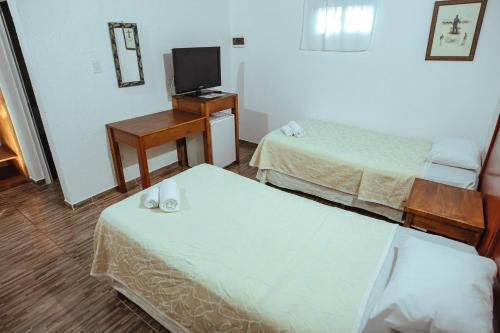 Double or Twin Room image 2