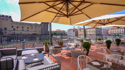 Balcony/terrace, Mercure Angioino Napoli CTR Hotel in Molo Beverello