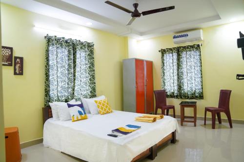 room detail thumbnail 1