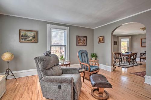 Victorian Apartment Less Than 1 Mi to Wisconsin River in Stevens Point, USA