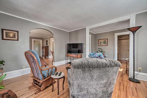 Victorian Apartment Less Than 1 Mi to Wisconsin River in Stevens Point, USA