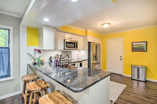 Peaceful New Market Cabin with Deck and Fire Pit! in New Market (VA)