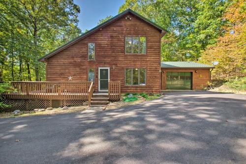 Peaceful New Market Cabin with Deck and Fire Pit! in New Market (VA)