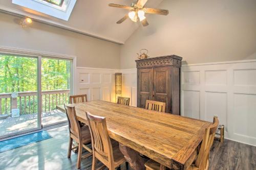 Peaceful New Market Cabin with Deck and Fire Pit! in New Market
