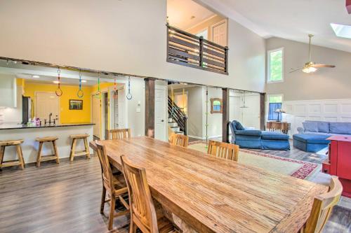 Peaceful New Market Cabin with Deck and Fire Pit! in New Market