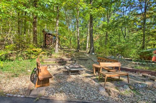 Peaceful New Market Cabin with Deck and Fire Pit! in New Market (VA)