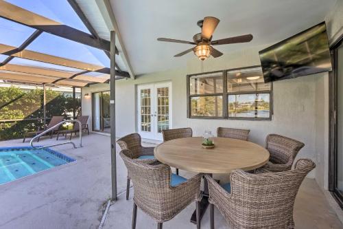 Waterfront Port Richey Home with Lanai and Grill! in Port Richey (FL)