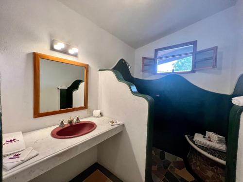 Paradise Hotel Boutique & Lounge in Malinalco, Mexico