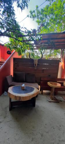 ห้องส่วนกลางสำหรับนั่งเล่น/ดูทีวี, HOSTEL CAFE EL PESCADOR in เปอร์โต เอสคอนดิโด้