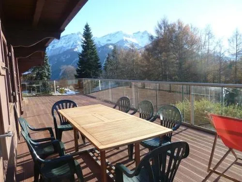 Chalet traditionnel avec jacuzzi extérieur in Bex, Schweiz